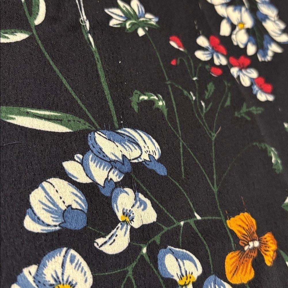 037 MARIO SERRANI (XXL) Floral Sleeveless Blouse Italy Navy Key Hole Back Hi-Lo - Picture 13 of 15
